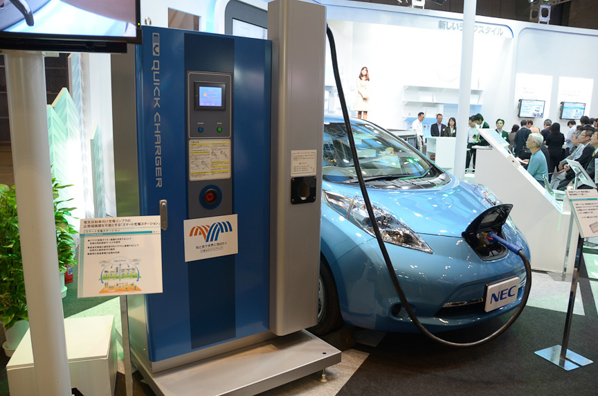 NECは「C&amp;Cクラウド」と連携した電気自動車の充電課金システムを展示
