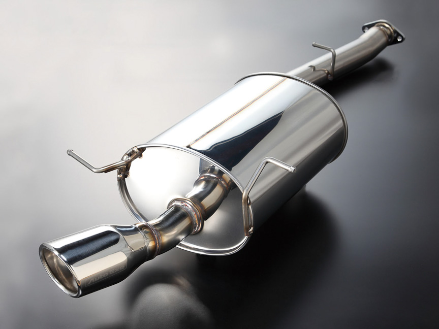 ステンレス製の「プレミアテールマフラー」。テール径は110x95mm オーバル