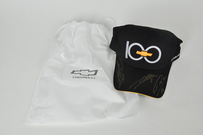 WTCCドライバーサイン入りシボレー・ブランド誕生100周年キャップ