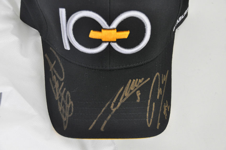 WTCCドライバーサイン入りシボレー・ブランド誕生100周年キャップ