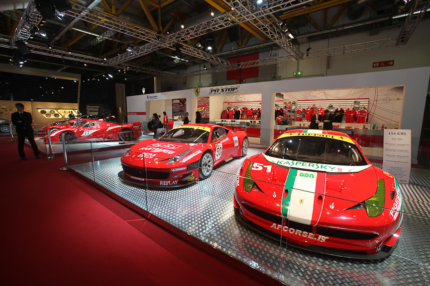 458 イタリア GT2（右）の隣に並ぶのはFIA GT3選手権でドライバーズ・チャンピオンを獲得した「458 イタリア GT3」