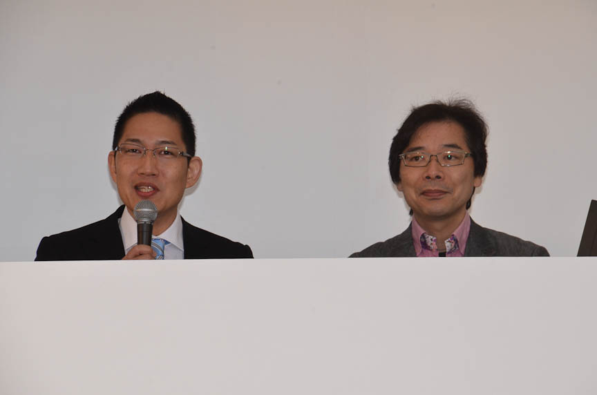 猿渡主査（右）はピエール北川氏とともにコースとi-DMで高スコアを出すコツを解説した