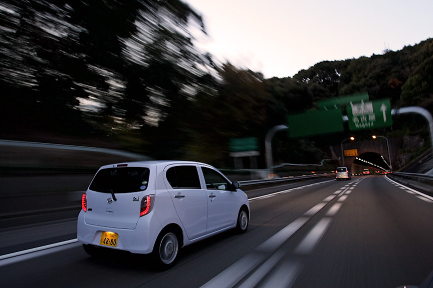 沼津から東名に向かい、まわりの流れに合わせる形で京都を目指す