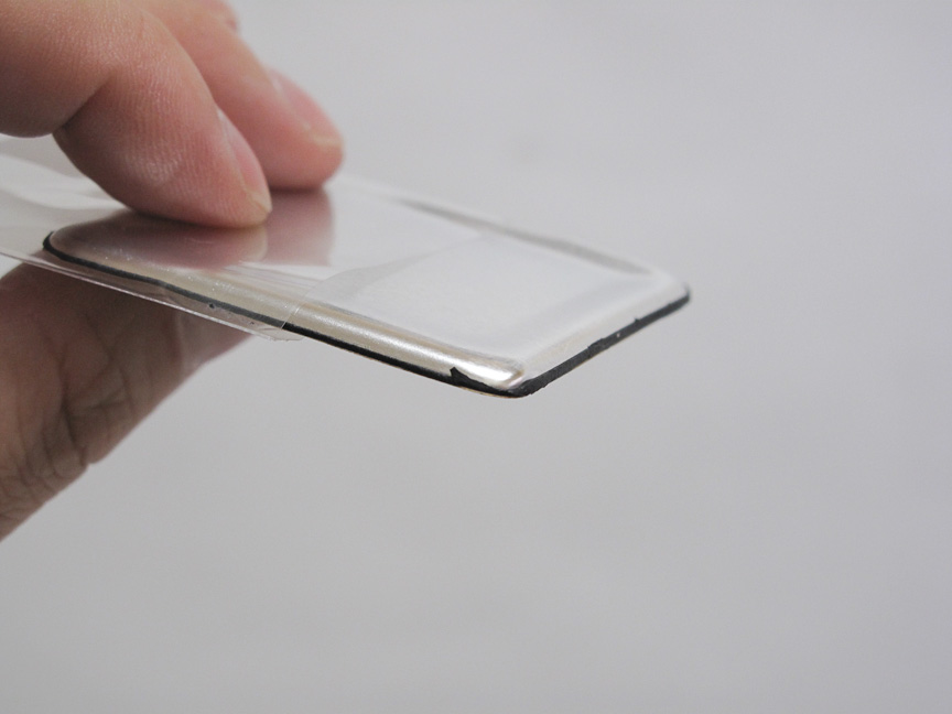 アルミシートとブチルゴム素材を組み合わせた高性能制振シート。表面積の30％程度に貼れば全体を制振できる性能を持っている