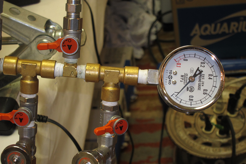 パイプには、10気圧のヘリウムガスが入っている。ジェット機10機分くらいの音が伝わっている