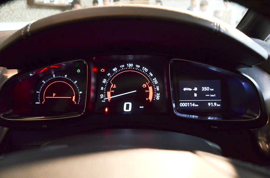 メーターパネル