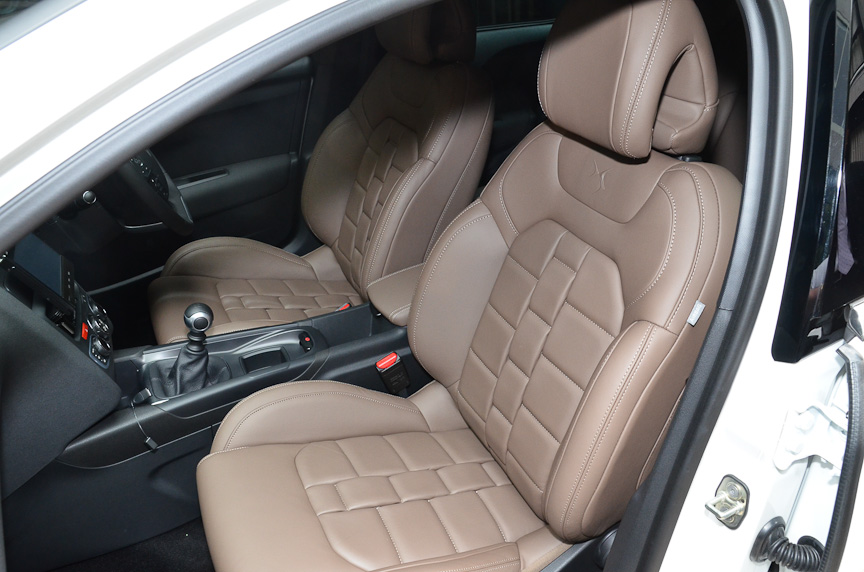 秋に導入されるクラブレザーシート仕様のDS4
