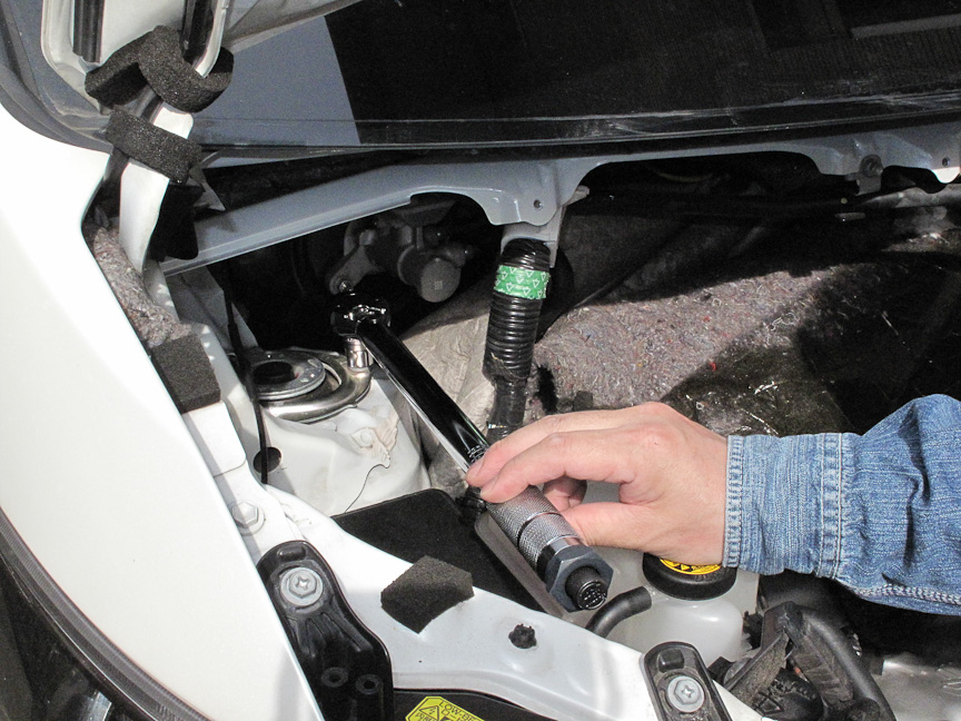 トルクレンチは長さがあるためテコの原理で一発クリア。締め付けトルクは実測値で5kg程度だった。締め付ける際も5kgにしておこう