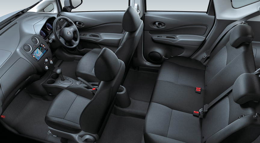 新型ノートのインテリア