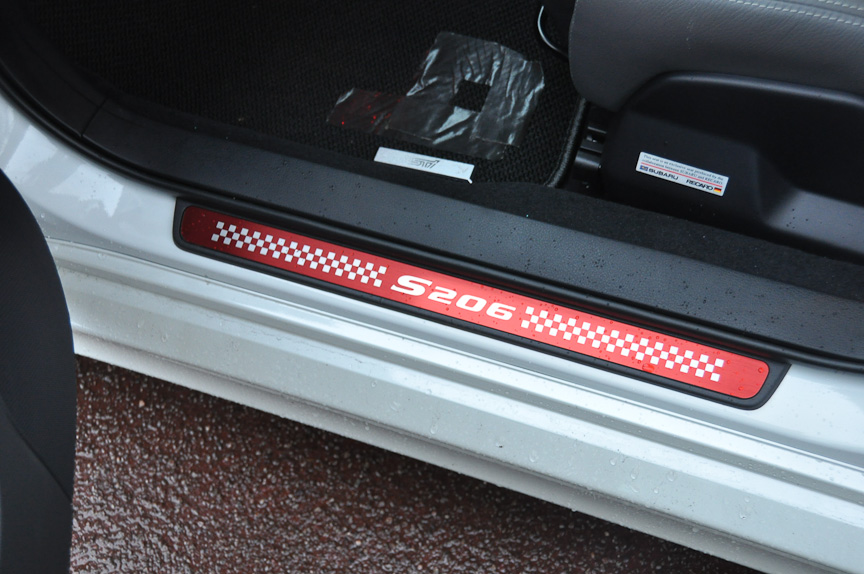 専用パーツを各種装備