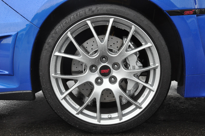 ホイールはシルバーに