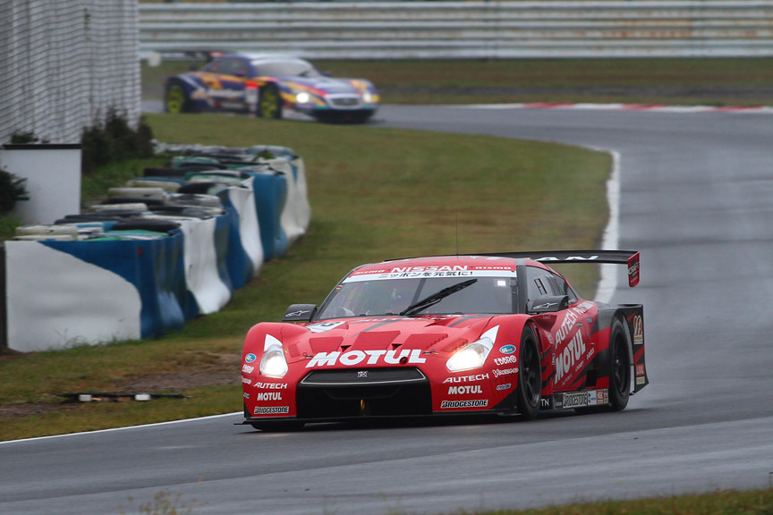 23号車は後続を引き離し独走態勢へ