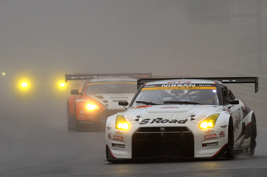 GT300クラスのスタートシーン（Photo：Burner Images）