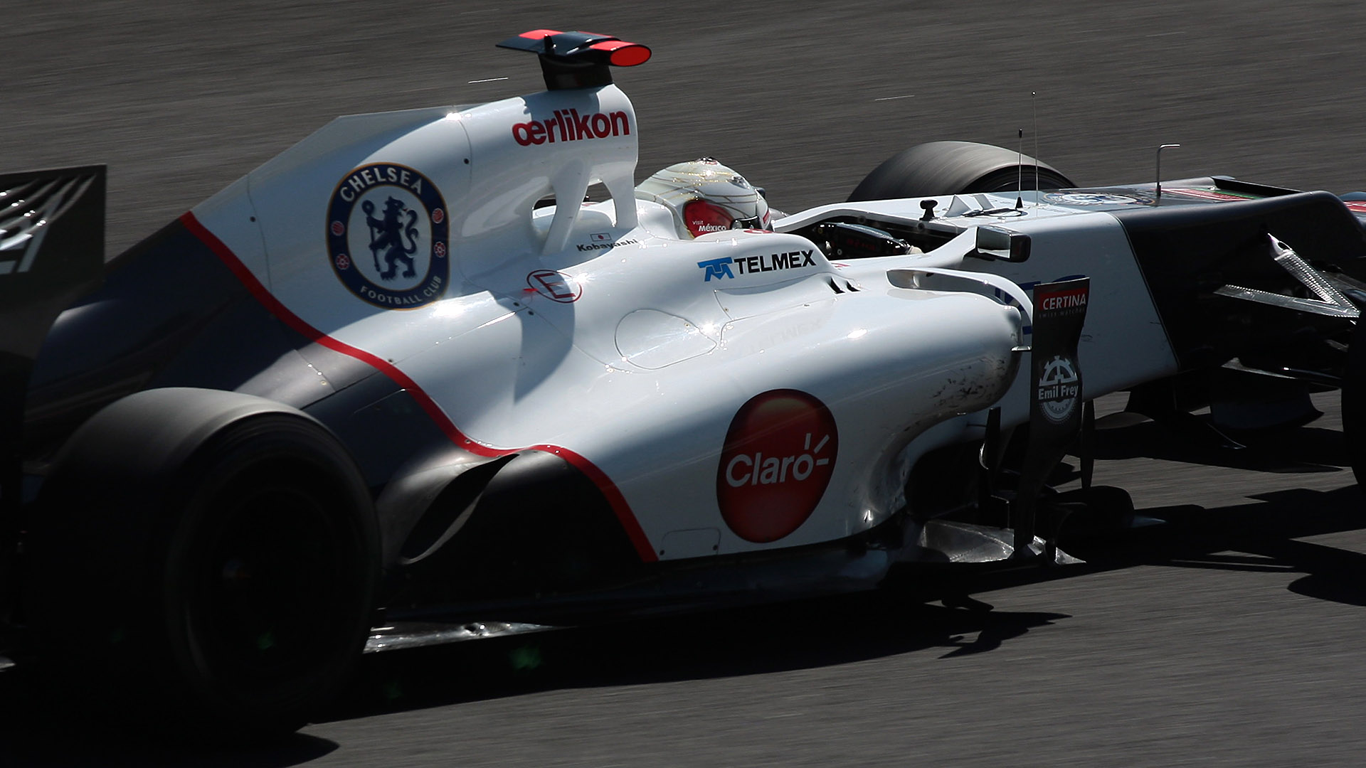 普通に撮った元画像とレタッチした画像（右は、1920×1080ピクセルで掲載）