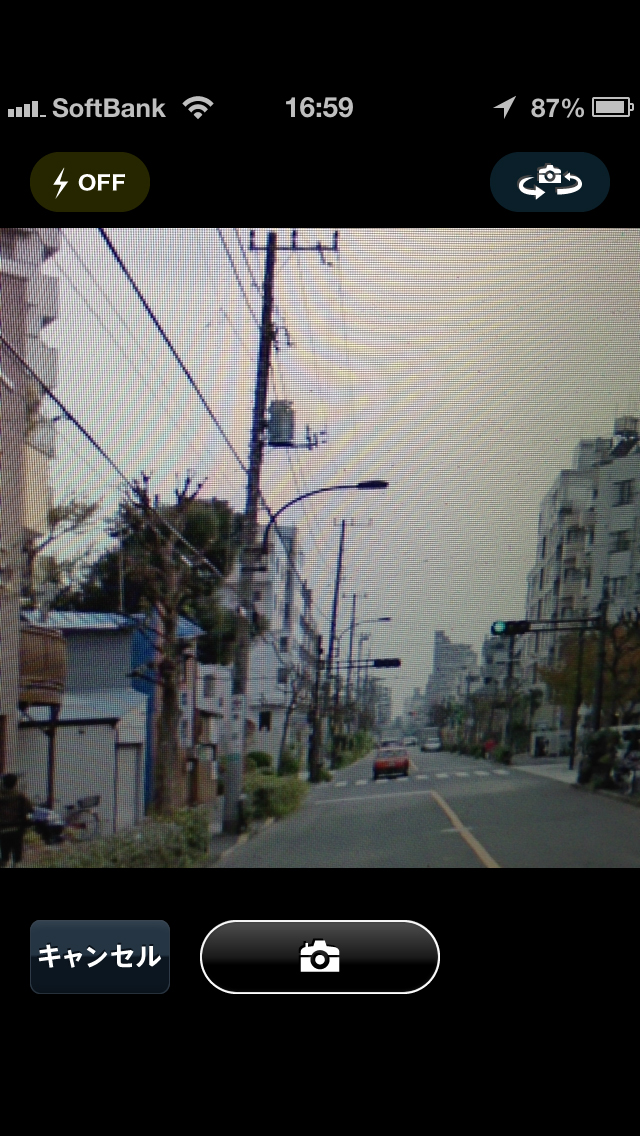 撮影。カメラが起動、左上に「フラッシュ（ON/OFF）」、右上に「カメラ（フロント/フェイス）」の切り替え、下段中央に「シャッター」、そして「キャンセル」ボタンでマップ画面に戻ります