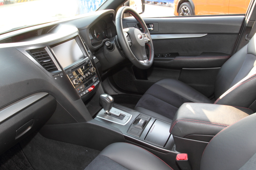 トランスミッションはCVT