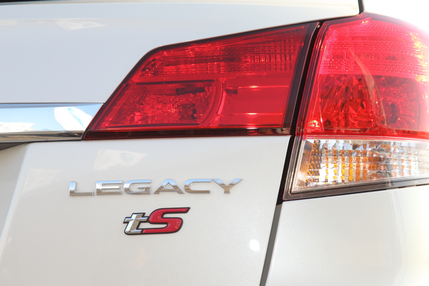 tSであることを示すエンブレム類