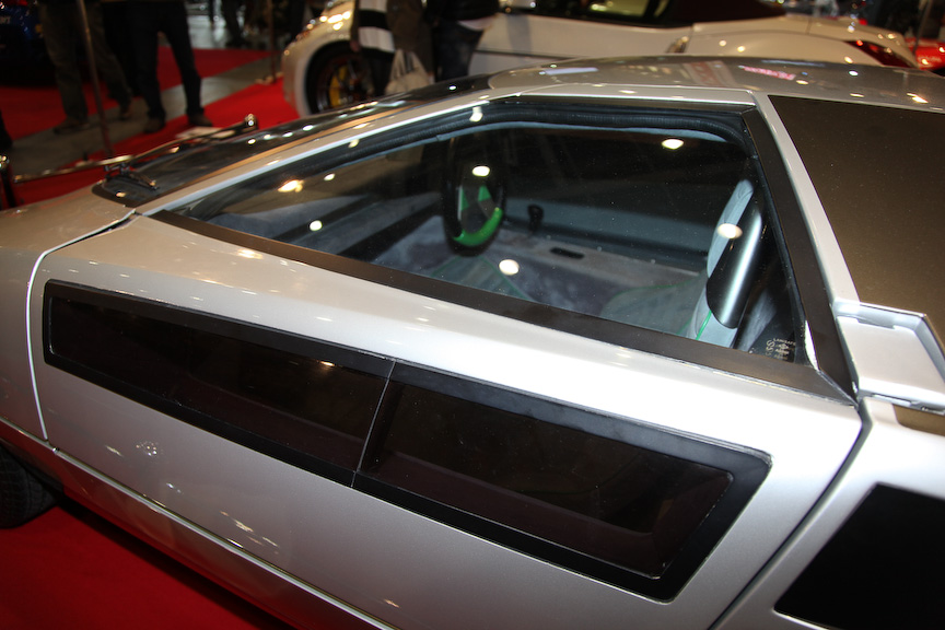 その昔、日本のスーパーカーとして注目を浴びた「DOME Zero」。スーパーカー然としたシルエットは今見ても新鮮。会場での注目度も非常に高かった