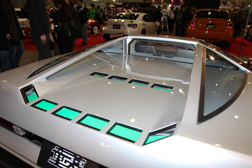 その昔、日本のスーパーカーとして注目を浴びた「DOME Zero」。スーパーカー然としたシルエットは今見ても新鮮。会場での注目度も非常に高かった