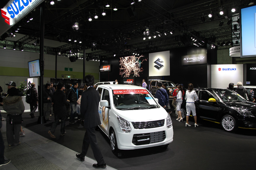 スズキも2ホール。ワゴンRとスティングレーを中心とする展示内容。どちらもカスタマイズバージョンが展示されていた