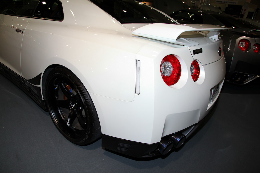 タービンキットやフルチタンマフラーをはじめとするトラストのチューニングパーツを多数装着したエンドレスのR35GT-R。780PSのパワーを発揮するサーキットスペシャルだ