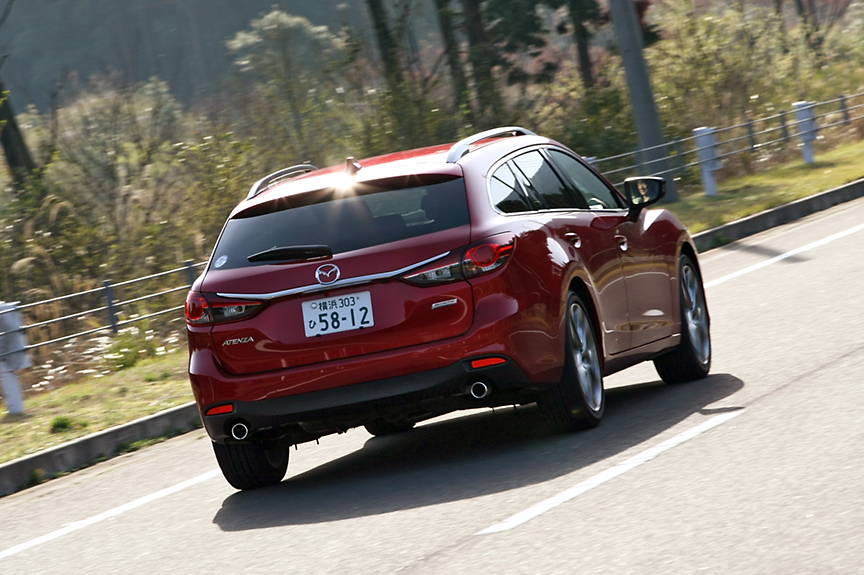 途中荒れた路面などもあるものの、穏やかな春の日差しの中を北上中。絶好のドライブ日和だった