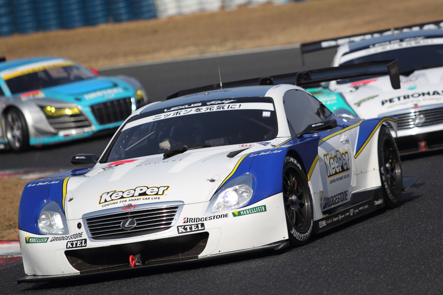 GT500クラスとGT300クラスが混走するSUPER GT