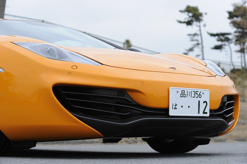 ヘッドライトはプロジェクタータイプ。その他の灯火類はLEDを多用する