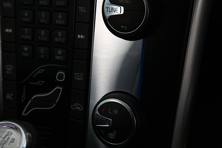 アルミ表面には円を描いたような模様が付けられている