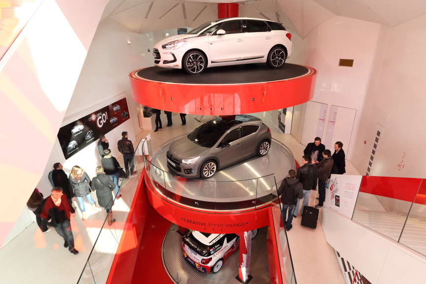 アバンギャルドという言葉がふさわしいシトロエンらしいショールーム