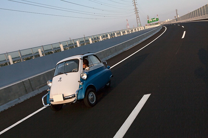 新しくできた道路を走るのはドキドキ♪