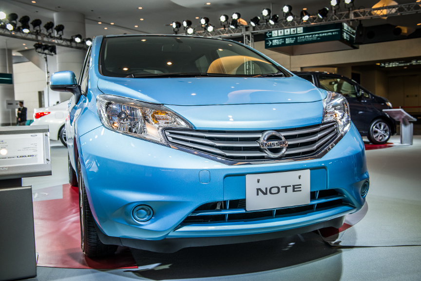 総会ロビーにはノート、インフィニティQ50、シルフィなど日産車が展示された