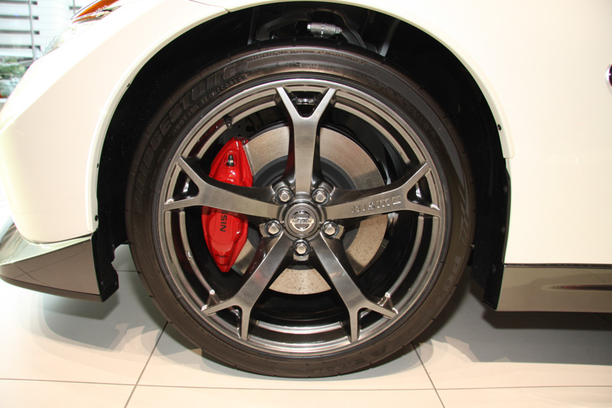 タイヤはブリヂストンのポテンザ・RE-11を採用。サイズはフロント：245/40 R19 リア285/35 R19