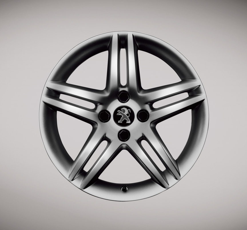 新作のダークグレー色となる17インチアロイホイール