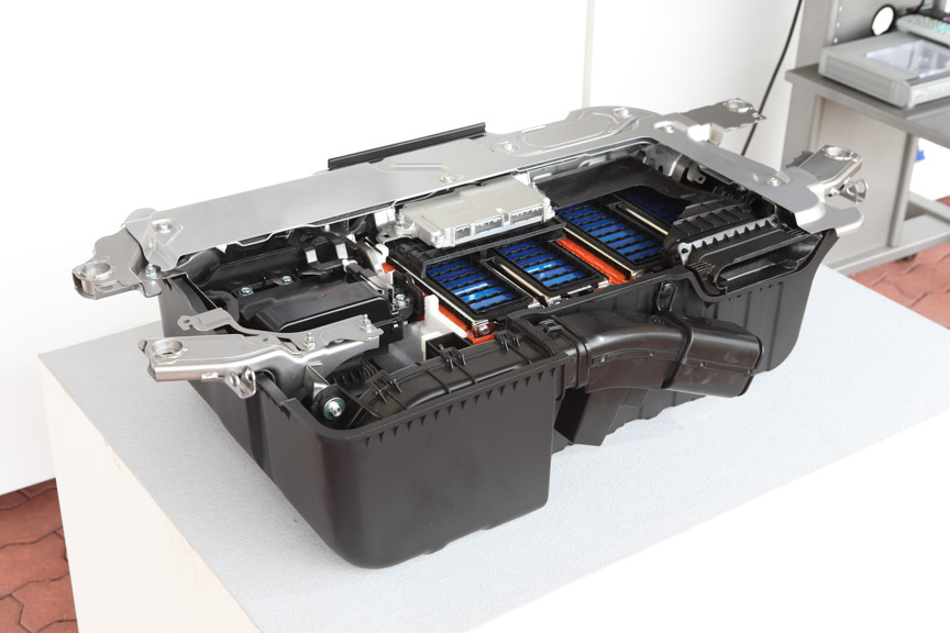 リチウムイオン電池を内蔵するIPU