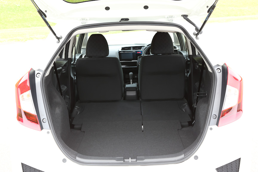 新型フィットのガソリンモデル