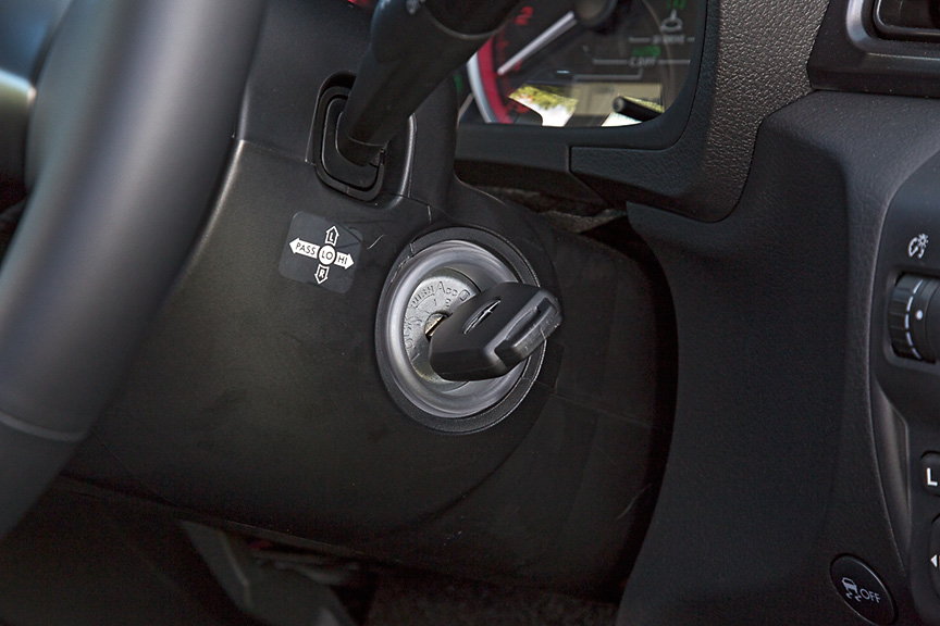 イグニッションは一般的なキーシリンダータイプ