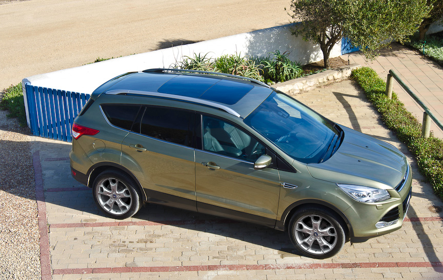 新型クーガのボディーサイズは4540×1840×1710mm（全長×全幅×全高）で、従来モデルから全長は95mm長く、全幅は10mm狭くなった