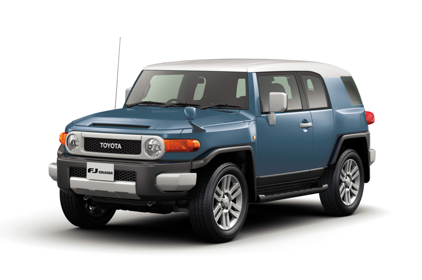 新色の「スモ―キーブルー」。ルーフは全車ホワイトになる