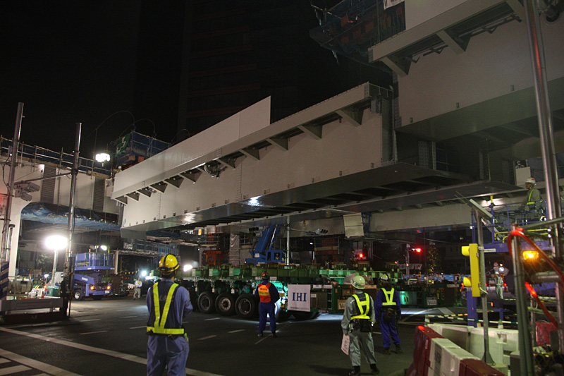 ゆっくりと吊り上げていく