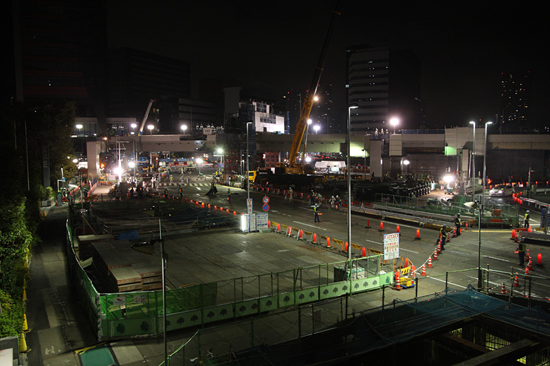 架設が完了した首都高八重洲線高架橋