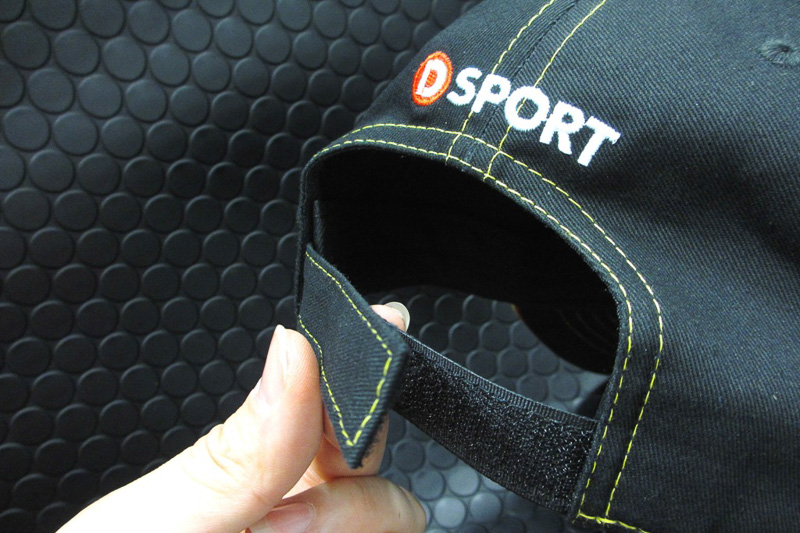 サイズはフリーサイズ。調整機構付き