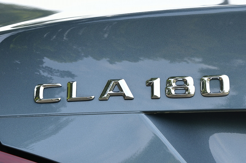 CLA180のグレードを示すエンブレム