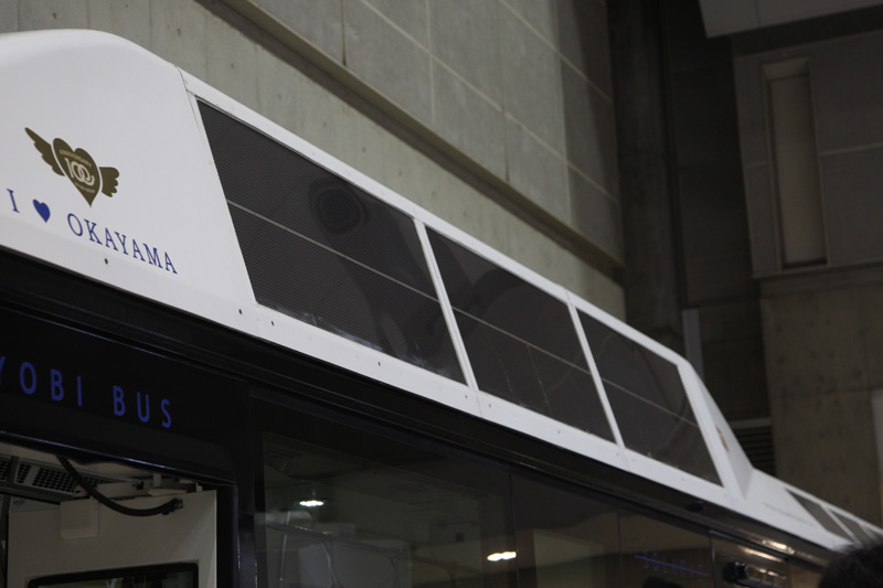 岡山県両備バスの太陽光発電機搭載バス