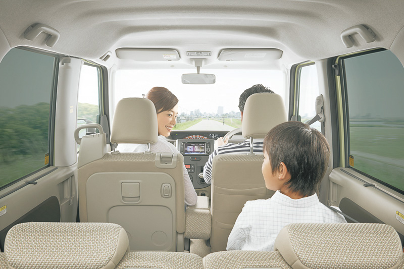 前後、高さで広々感を追求