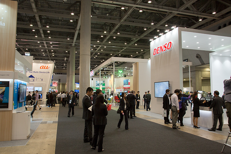 一般向けの展示会ではないため会場は比較的余裕がある（既報のとおり、東京ビッグサイトから少し離れた青海西臨時駐車場では一般ユーザーが参加できる体験型イベント「高度運転支援・自動運転デモ」を実施している）