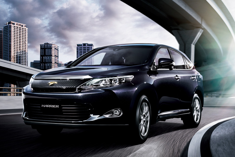 センターピラーやルーフサイドレールといったボディー骨格に高張力鋼板を採用して剛性の強化と軽量化を実現。空力性能の向上と合わせて高級車らしいゆったり感のある乗り心地を実現している