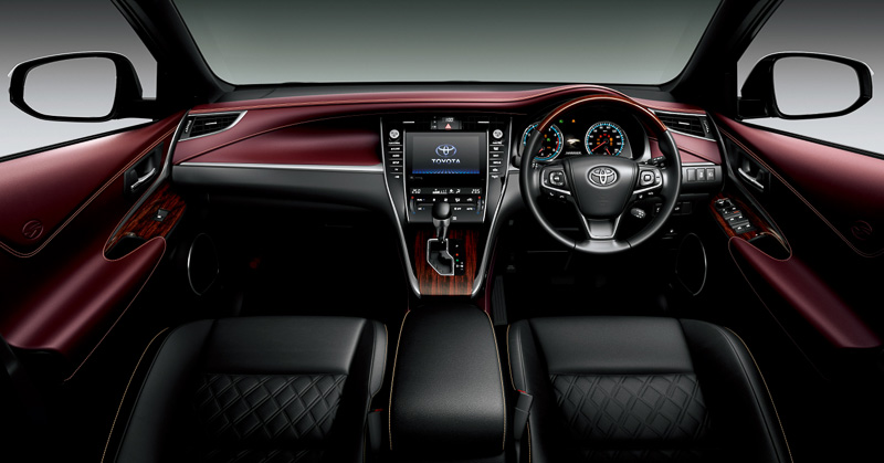 ディープボルドー内装