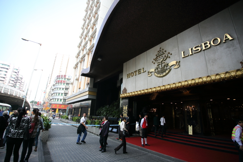 コース脇に建つスタンドの名前の由来ともなった「ホテル・リスボア」