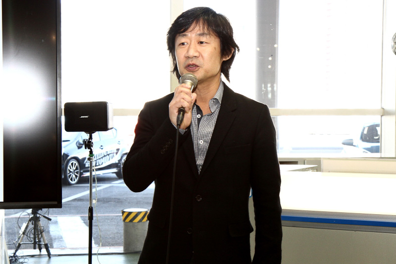 トヨタマーケティングジャパンでスポーツカルチャー推進を行っている喜馬克治氏により、近未来型の比較試乗となるGRAVITY CONTROLの概要が説明された